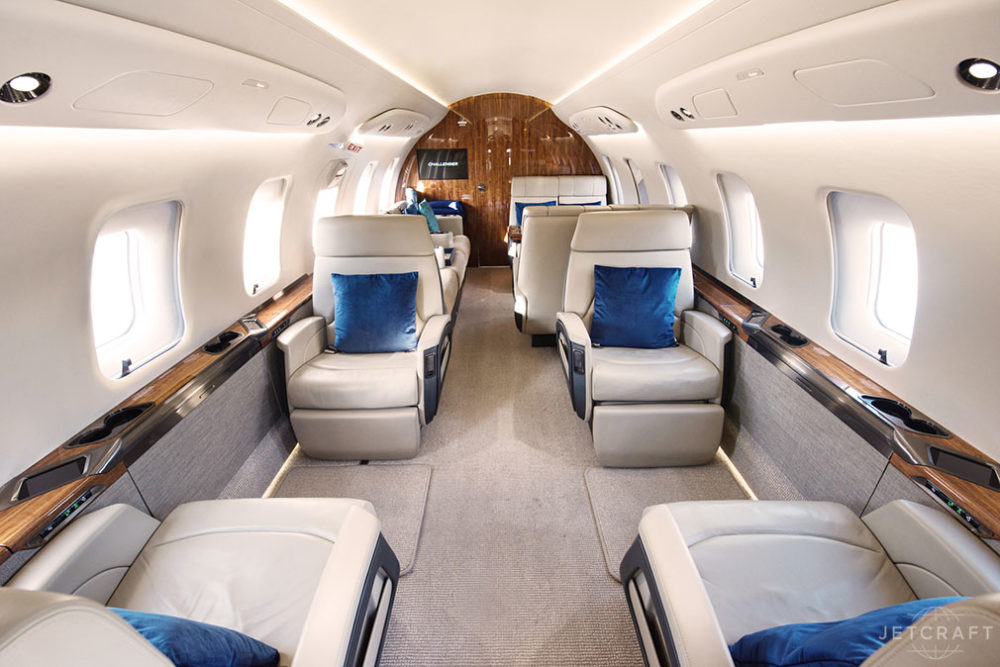 частный самолет Bombardier Challenger 650
